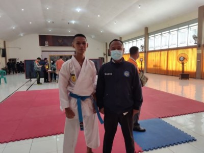 Siswa SMK TAMTAMA 2 SIDAREJA atas nama Dzaky dari kelas XI TKRO 4 (kiri) berhasil Juara 1 Lomba Kara