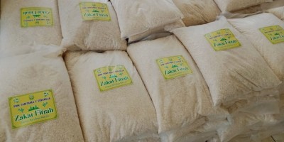 Pembagian Zakat Fitrah oleh SMK TAMTAMA 2 SIDAREJA