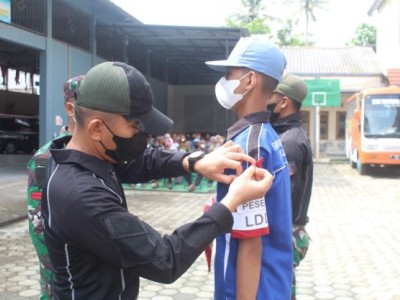 Pelepasan tanda peserta LDKK